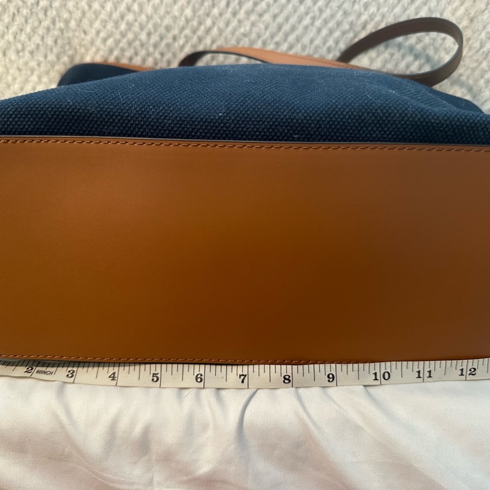 Michael Kors Tote Bag great condition - Picture 4 of 10